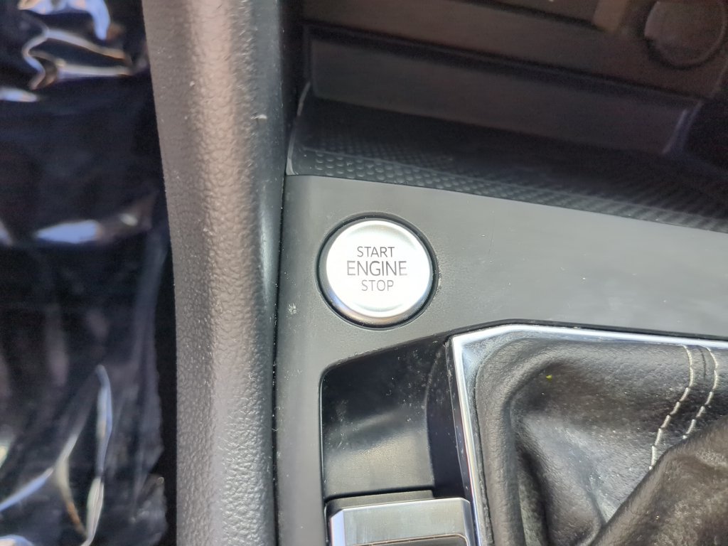 Certified 2022 Volkswagen Taos SE FWD image 29