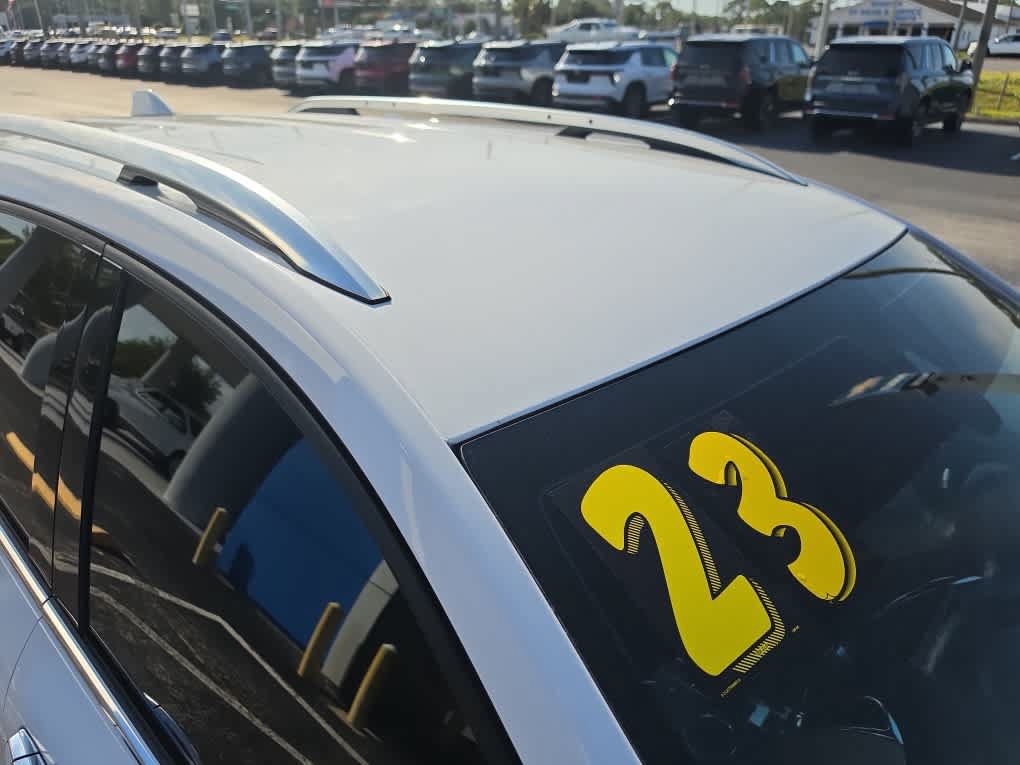 Used 2023 Chevrolet Equinox Premier AWD/4WD image 19