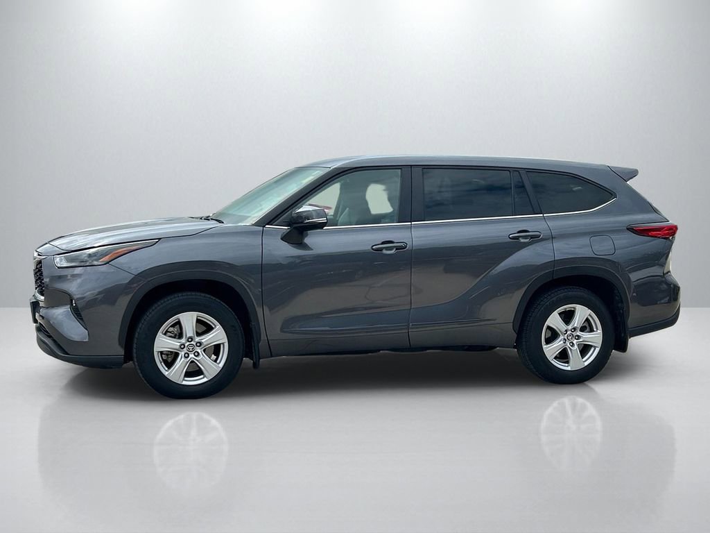 Used 2023 Toyota Highlander LE FWD image 8