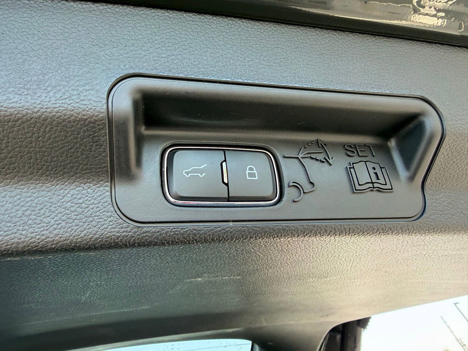 Used 2023 Ford Explorer XLT w/ Equipment Group 202A image 12