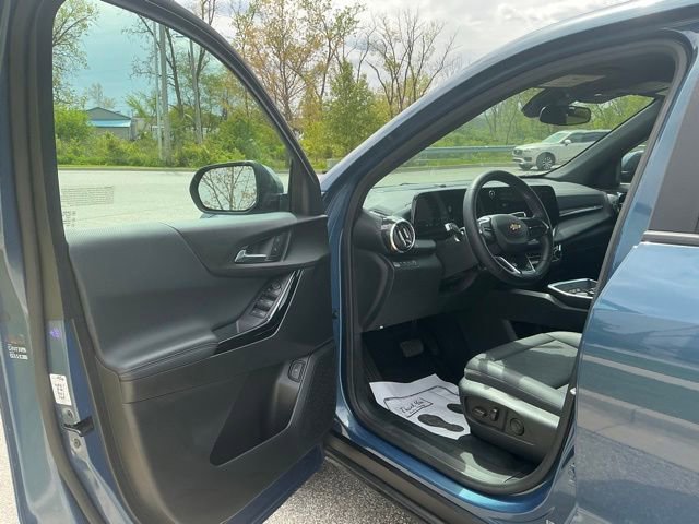 Used 2026 Chevrolet Equinox LT w/ Convenience Package II AWD/4WD image 14
