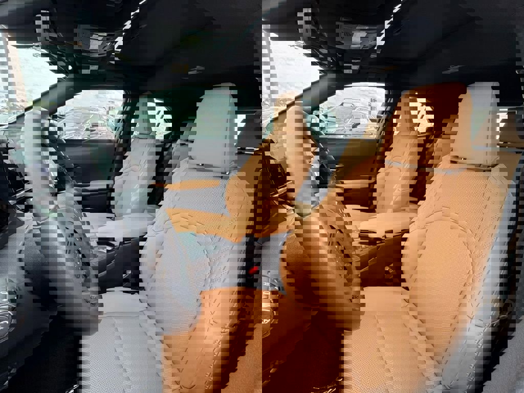 Used 2023 Lexus UX 250h FWD w/ Premium Package image 13