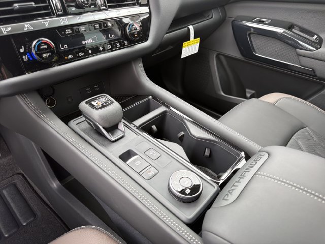 New 2026 Nissan Pathfinder Platinum AWD/4WD image 37