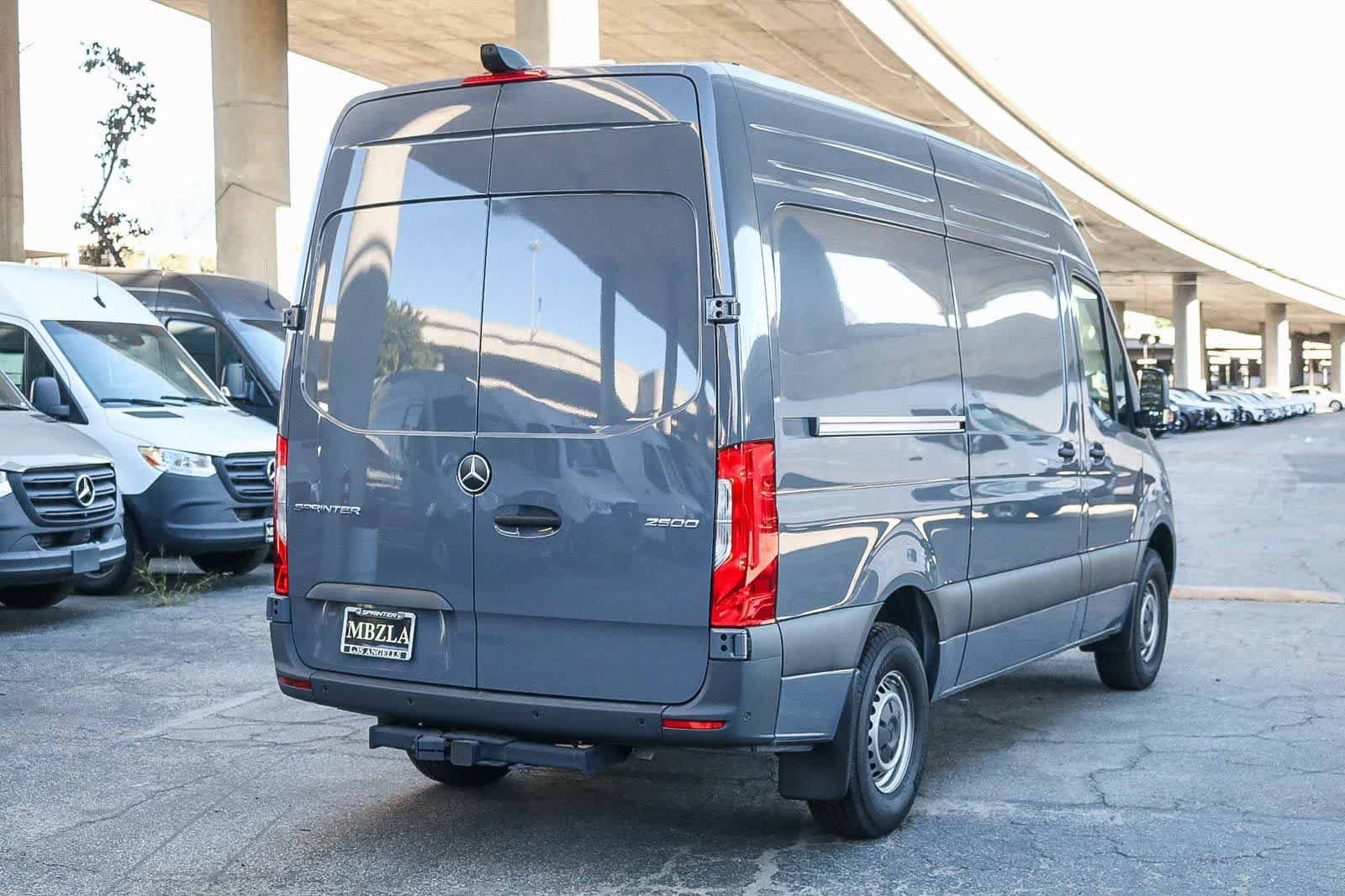 Used 2024 Mercedes-Benz Sprinter 2500 image 6