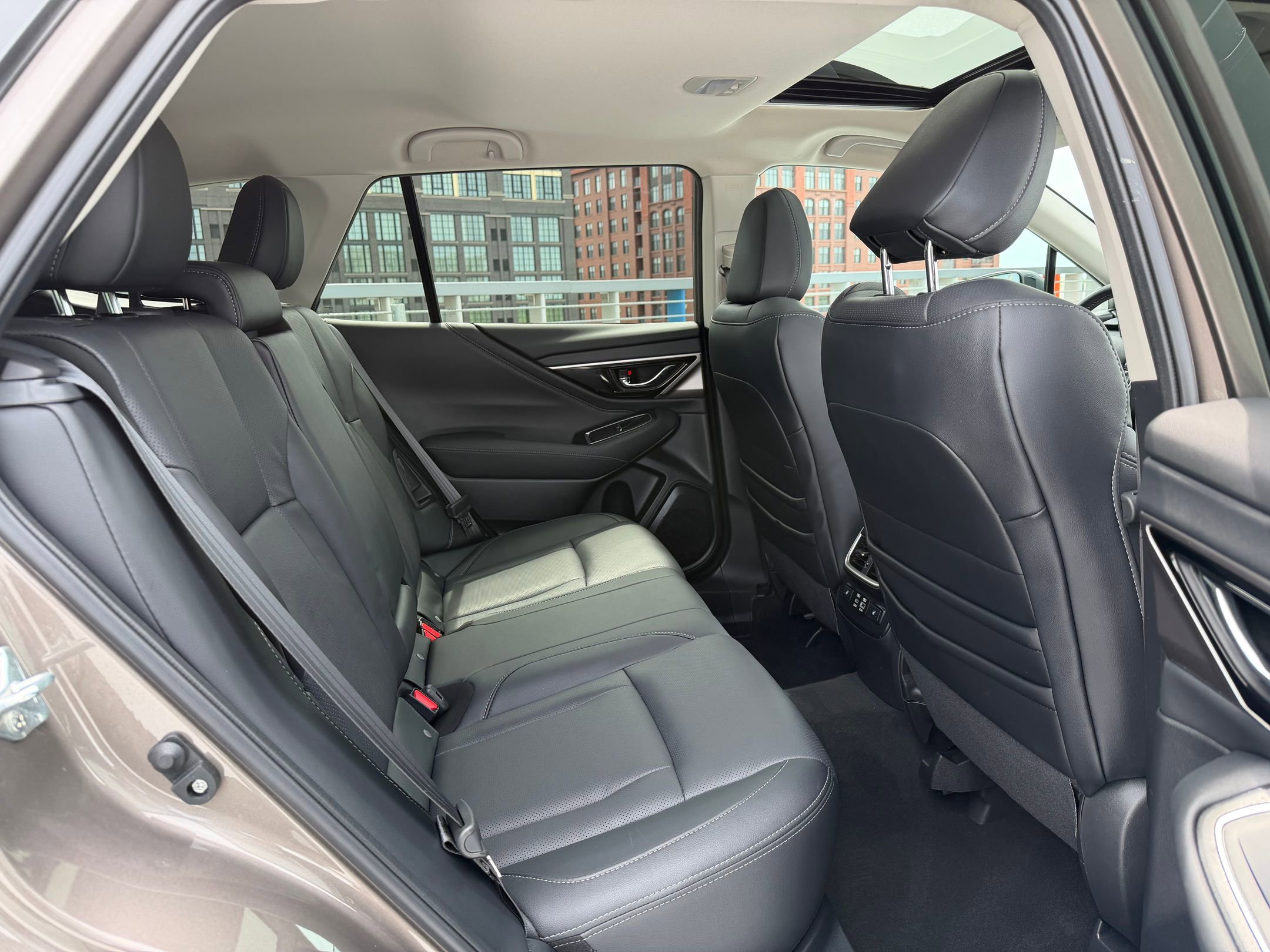 Used 2024 Subaru Outback Limited AWD/4WD image 19