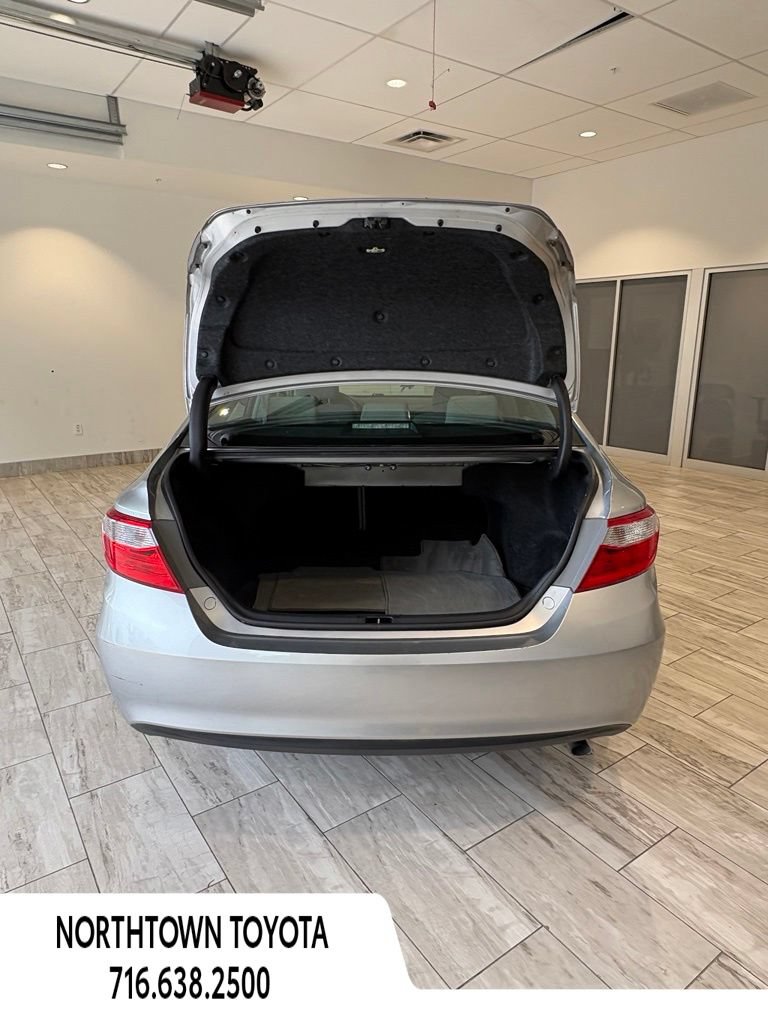 Used 2015 Toyota Camry LE FWD image 8