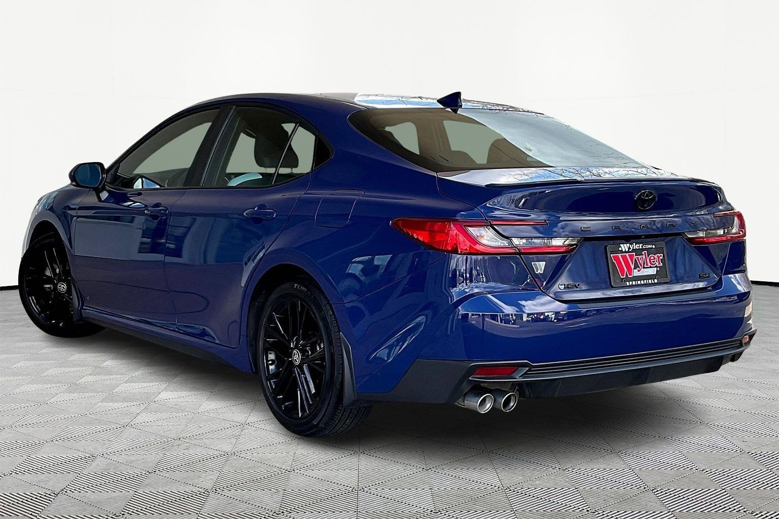 Certified 2025 Toyota Camry SE w/ Multimedia Upgrade Package FWD image 4