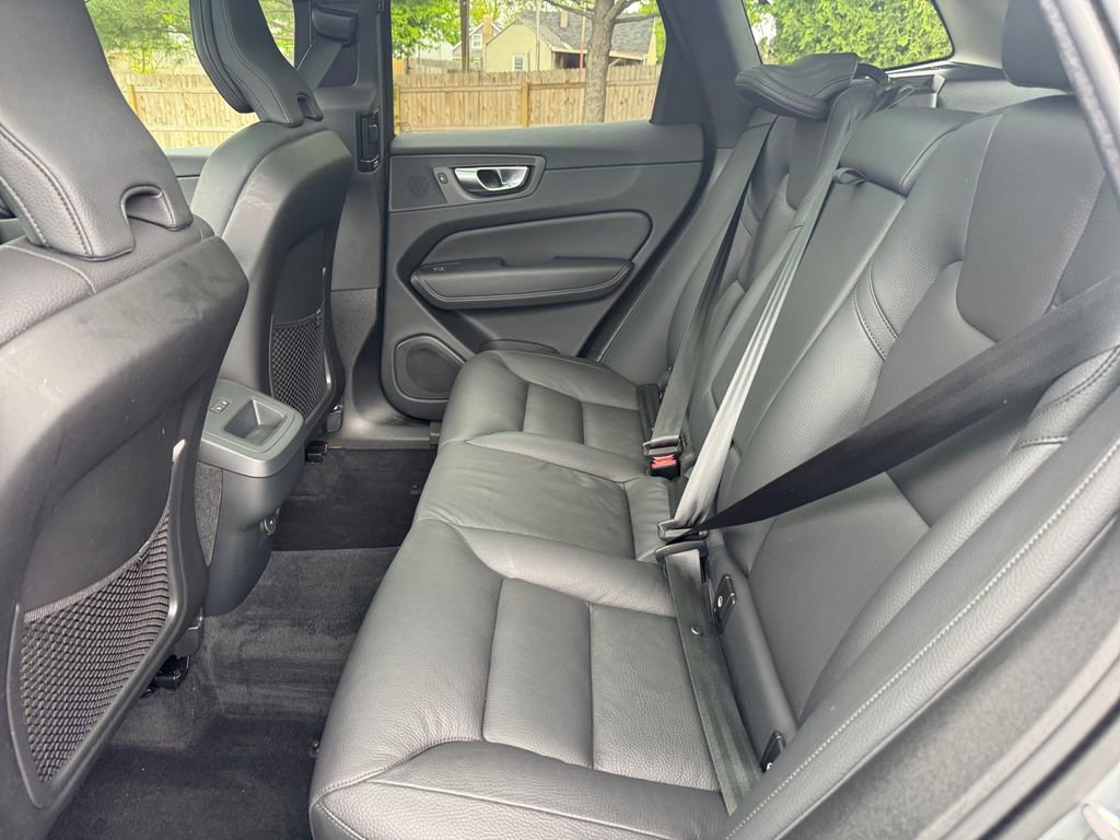 Used 2024 Volvo XC60 B5 Plus w/ Climate Package AWD/4WD image 18