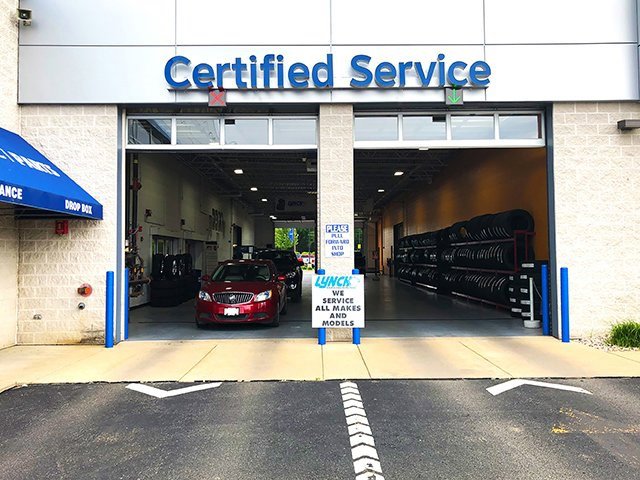 Used 2023 GMC Acadia SLT w/ Elevation Edition image 7