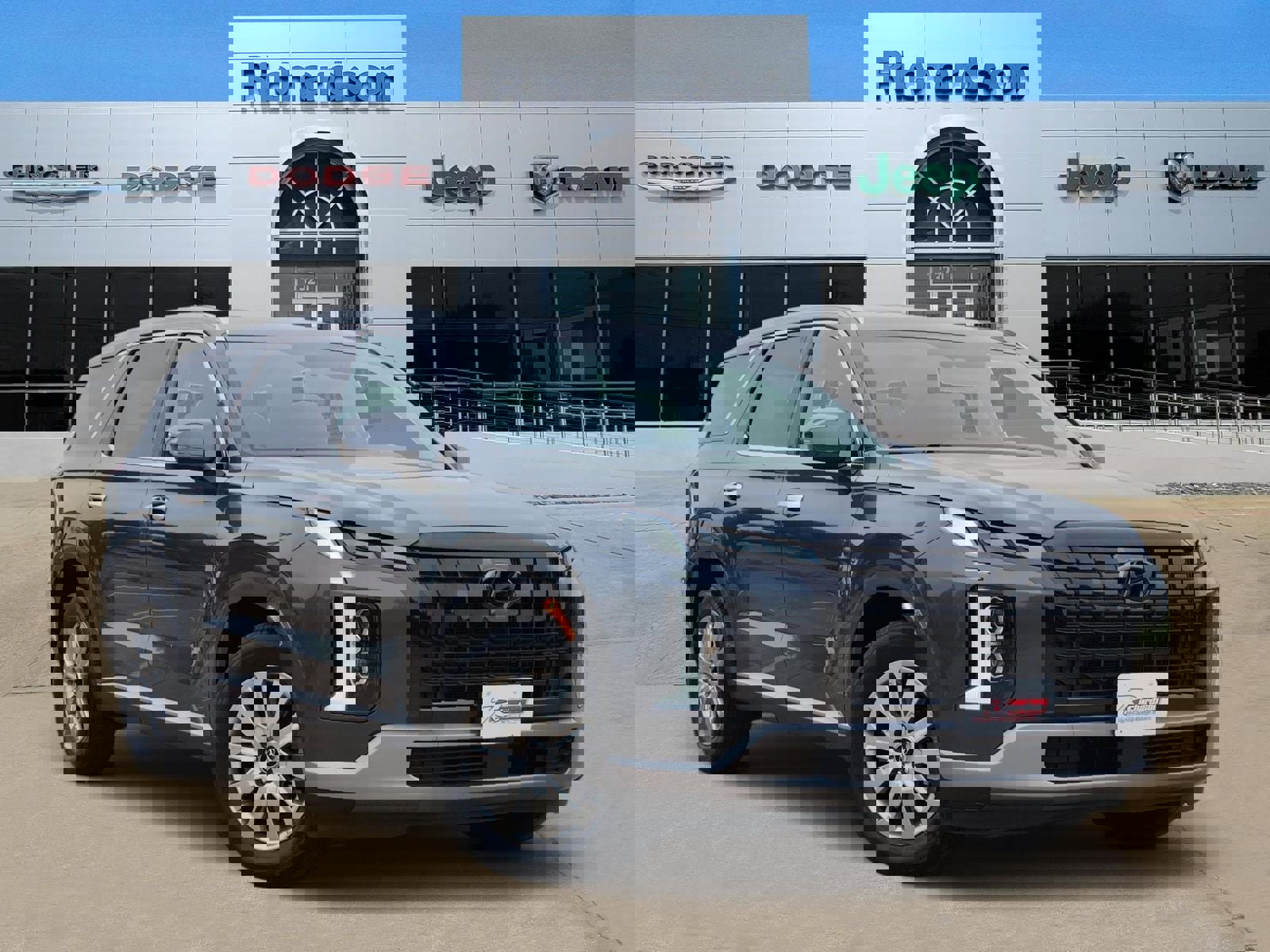 Used 2023 Hyundai Palisade SEL image 1