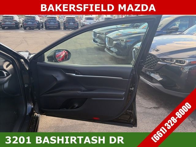 Used 2023 Toyota Camry SE image 19