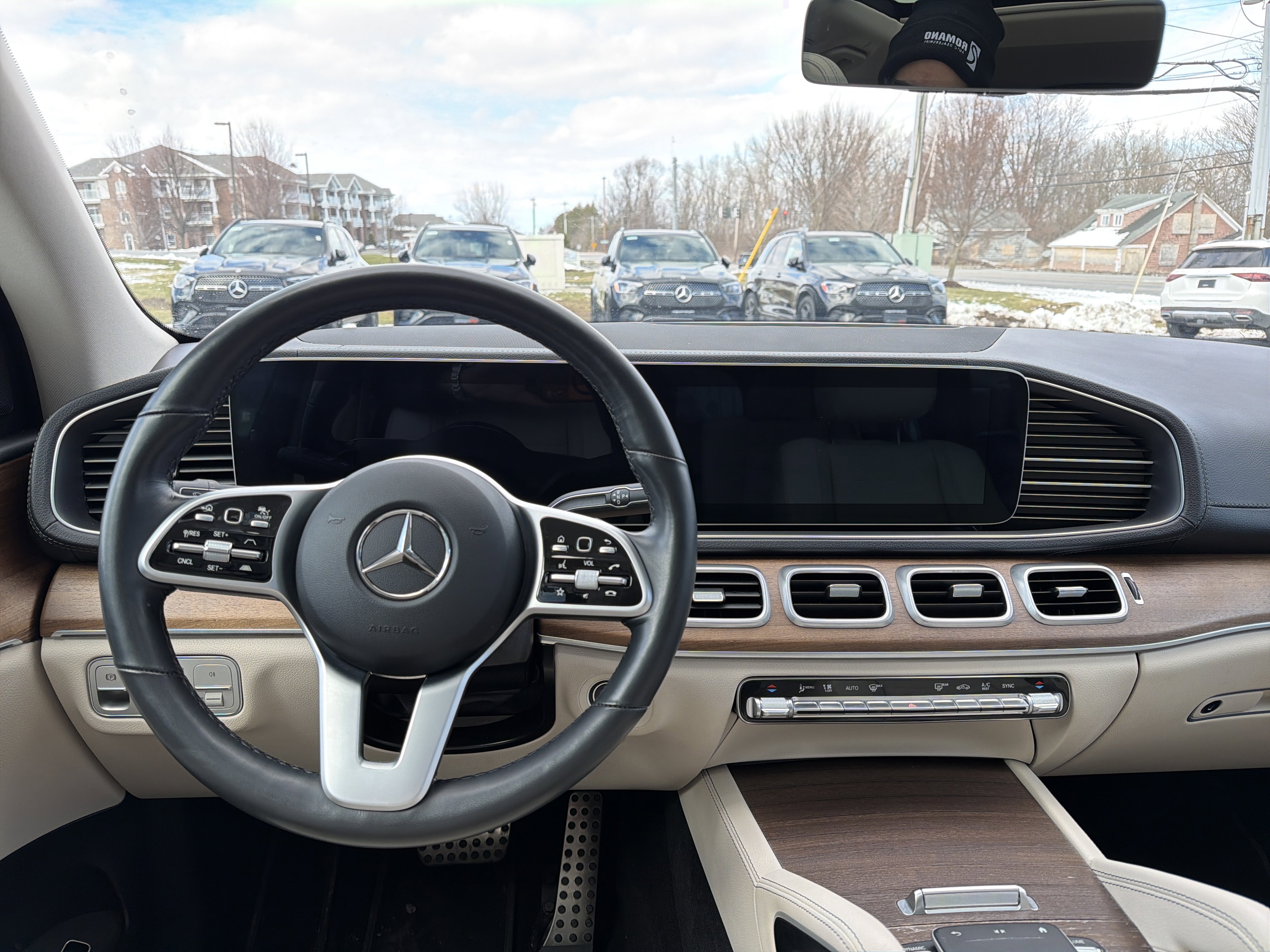 Used 2022 Mercedes-Benz GLS 450 4MATIC image 11