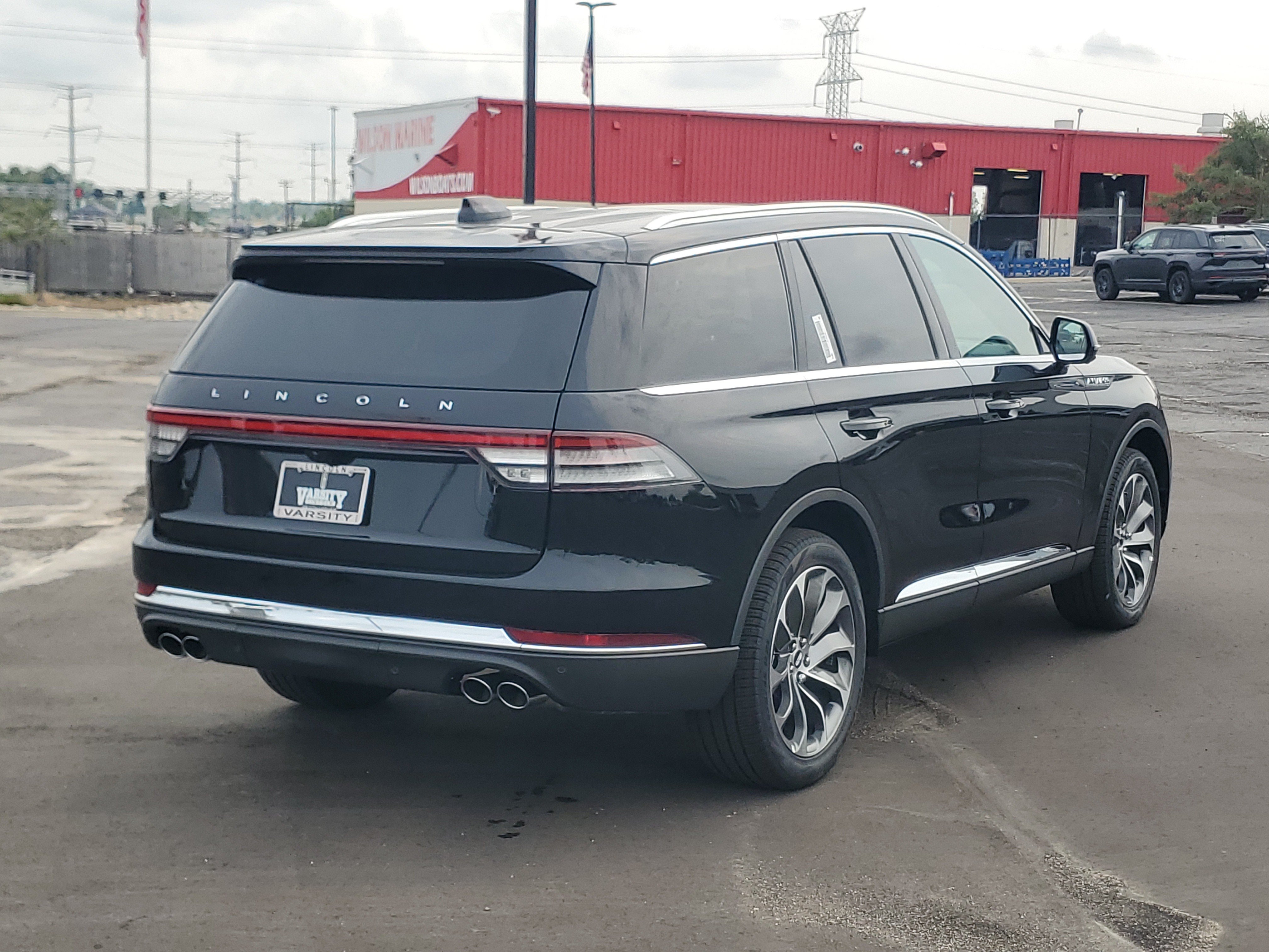 New 2026 Lincoln Aviator AWD image 4