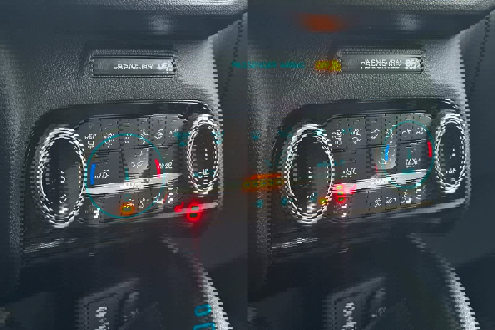 Certified 2022 Ford Escape Titanium w/ Titanium Premium Package image 21