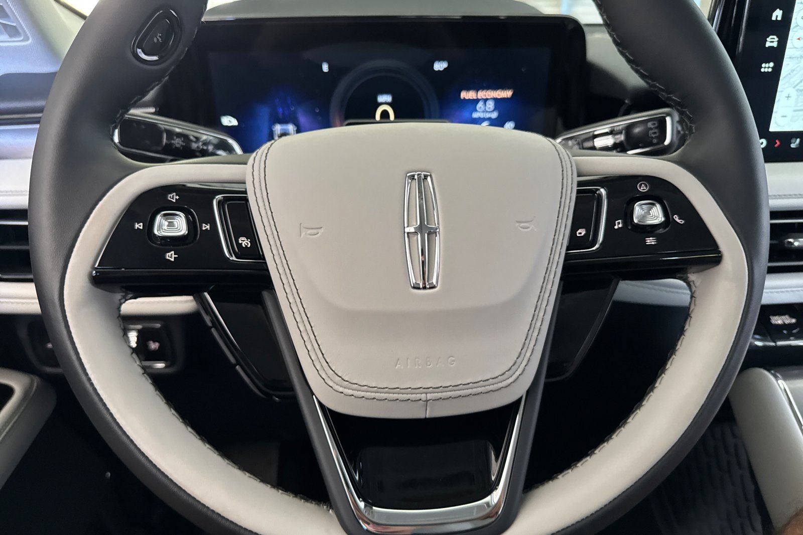 New 2026 Lincoln Aviator AWD image 20