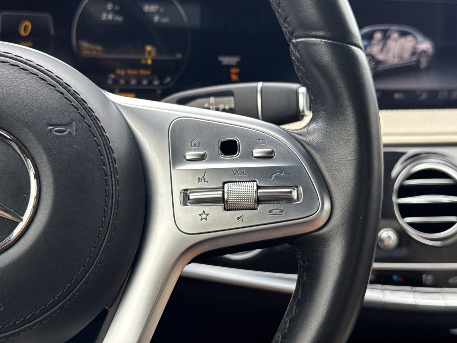 Used 2020 Mercedes-Benz S 560 Sedan image 25