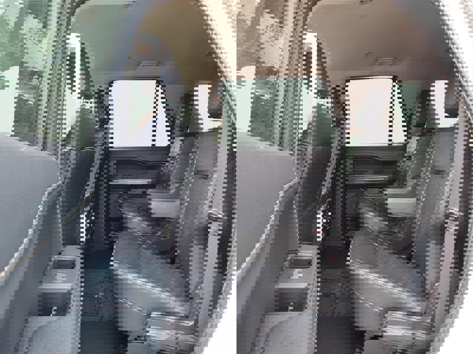 Used 2024 Ford Expedition XLT image 12