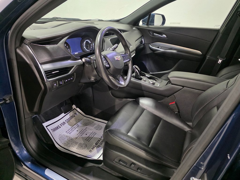 Used 2020 Cadillac XT4 Premium Luxury image 16