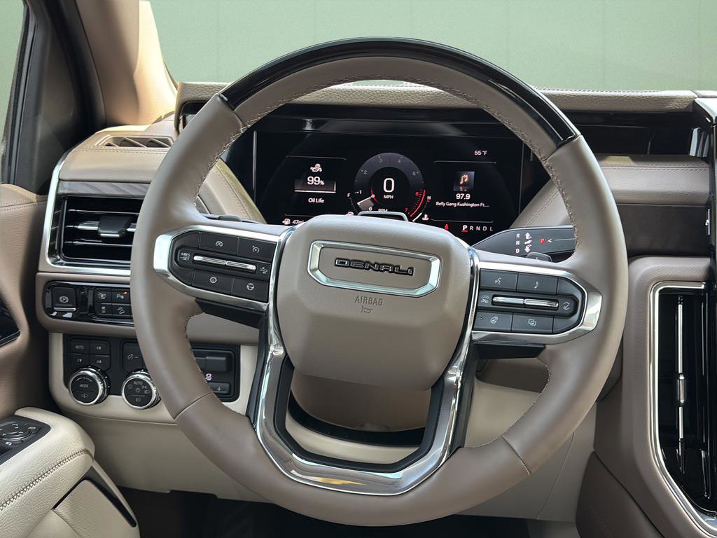 Used 2026 GMC Yukon Denali w/ Denali Reserve Package AWD/4WD image 21