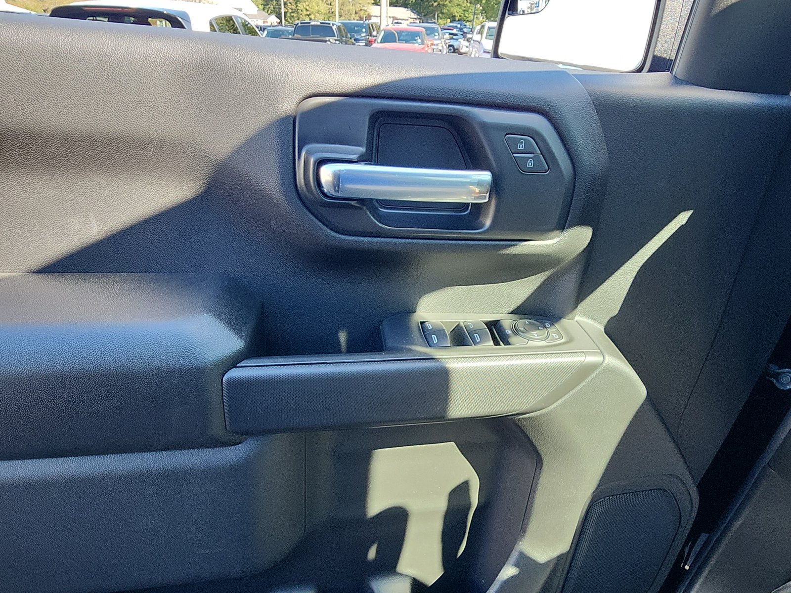 New 2026 Chevrolet Silverado 1500 Custom w/ LPO, Dark Essentials Package AWD/4WD image 18
