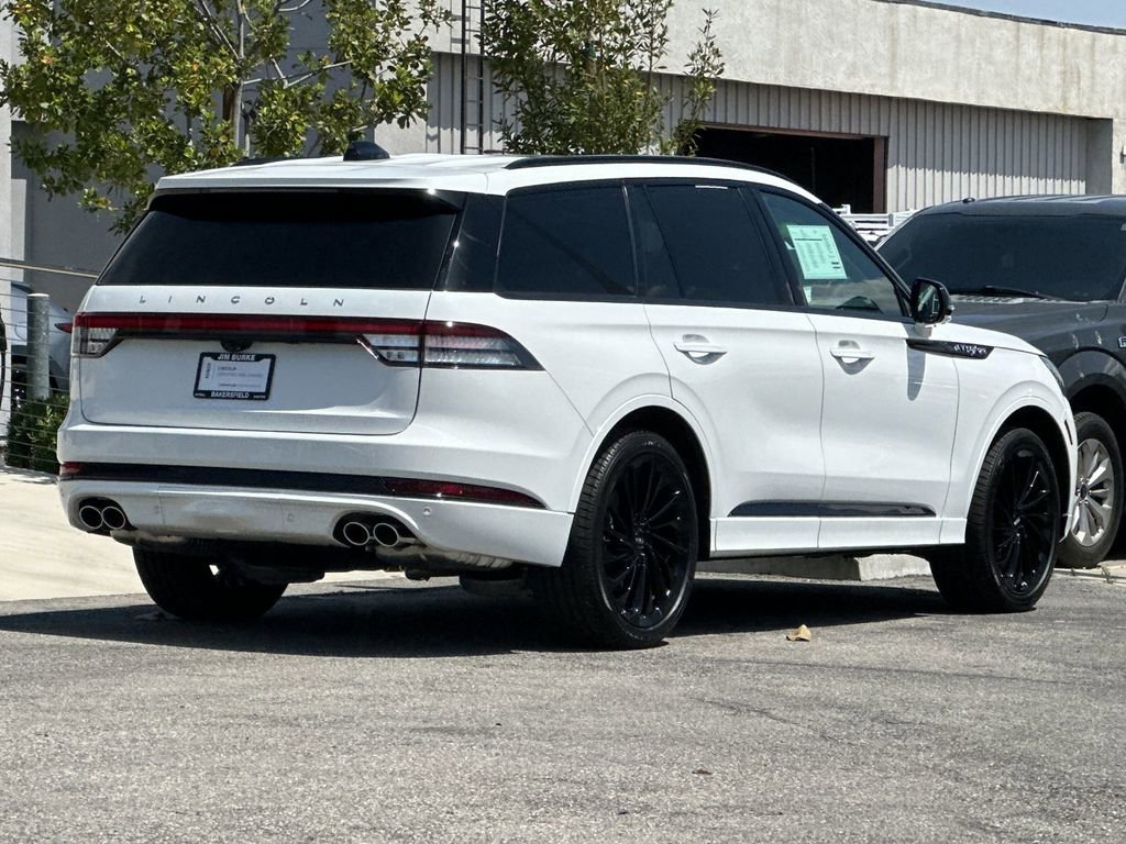 Certified 2025 Lincoln Aviator Reserve w/ Equipment Group 201A AWD/4WD image 3