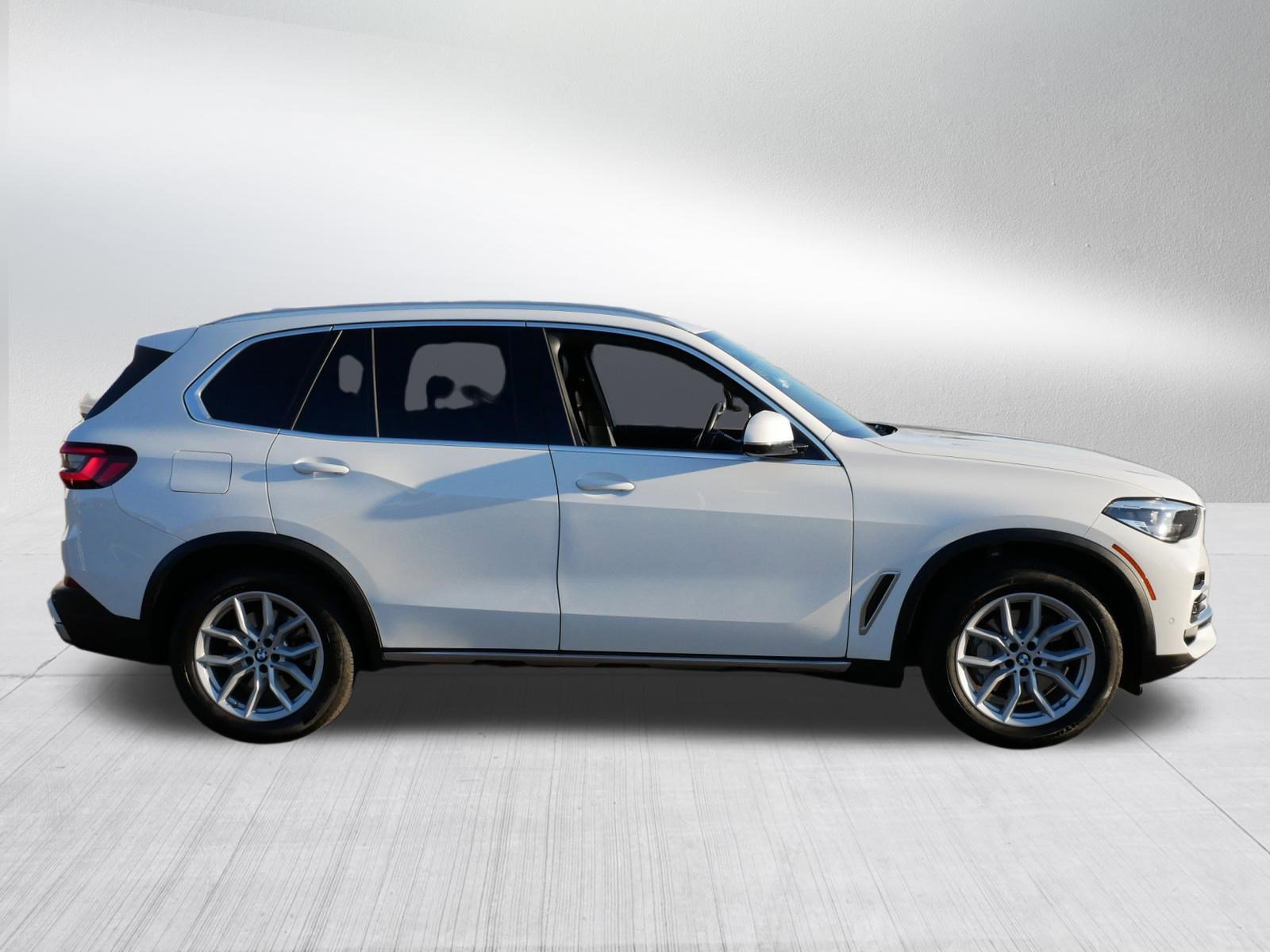 Used 2023 BMW X5 xDrive40i w/ Premium Package image 8