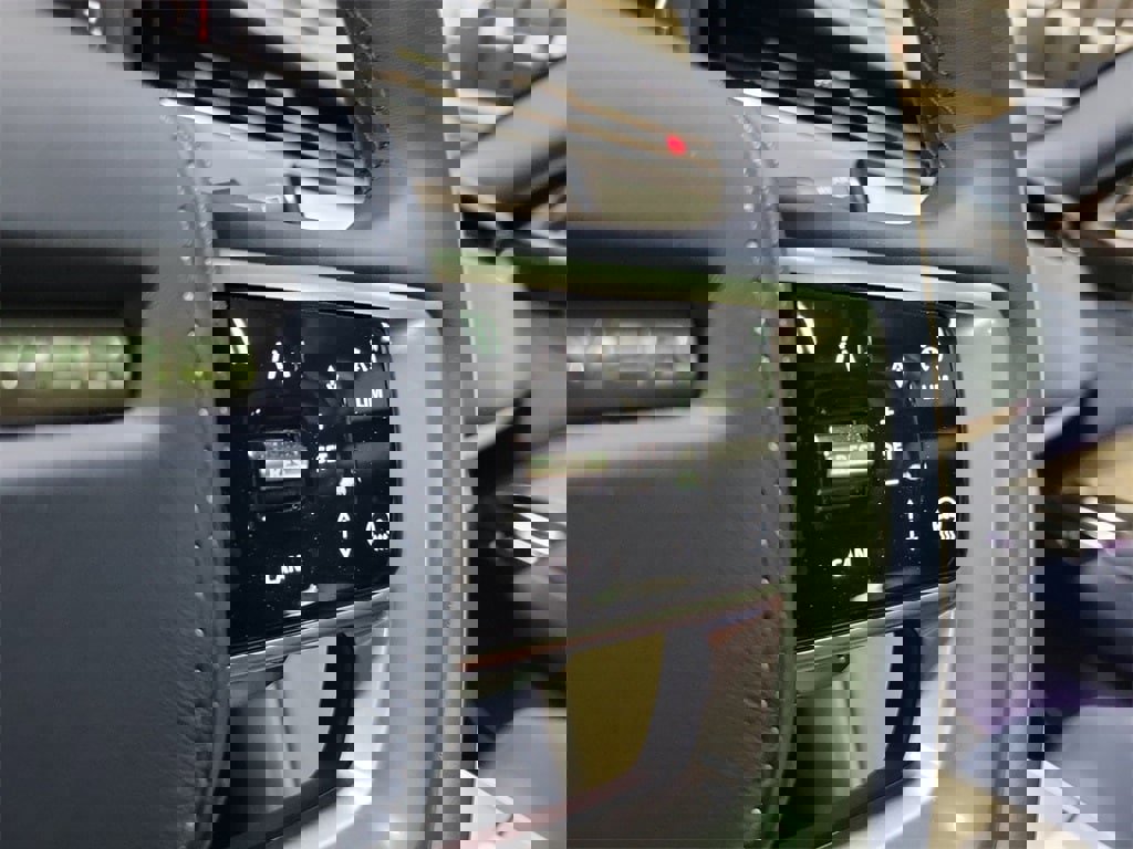 New 2024 Land Rover Range Rover SV image 16