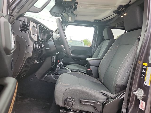 Used 2025 Jeep Wrangler Unlimited Sahara AWD/4WD image 8