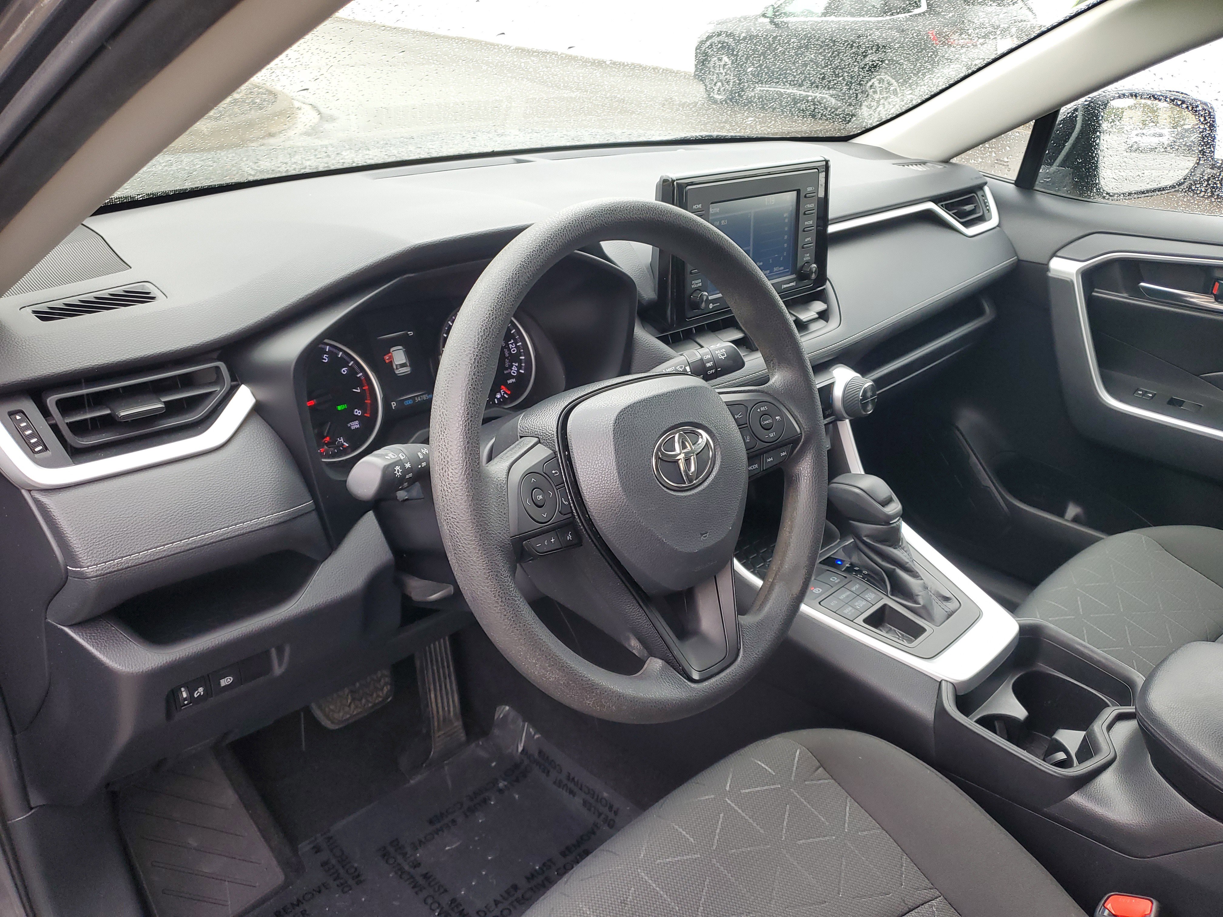 Used 2021 Toyota RAV4 XLE AWD/4WD image 9