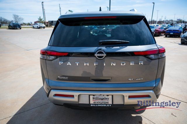 Used 2025 Nissan Pathfinder SL AWD/4WD image 4