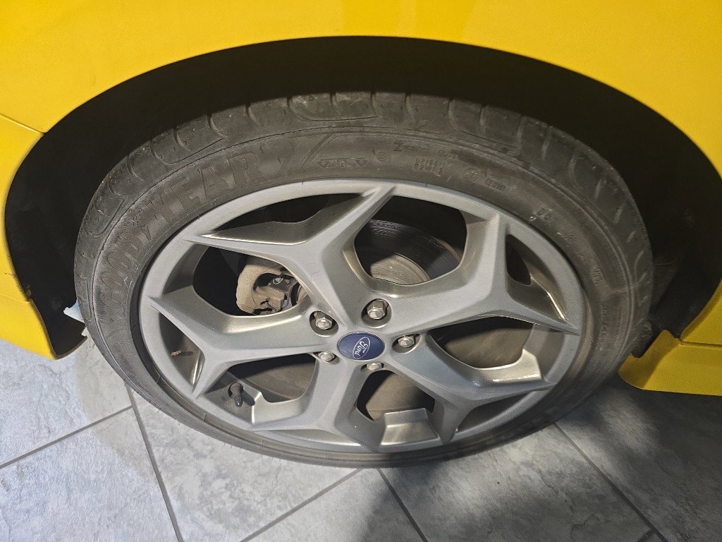 Used 2017 Ford Focus ST image 9