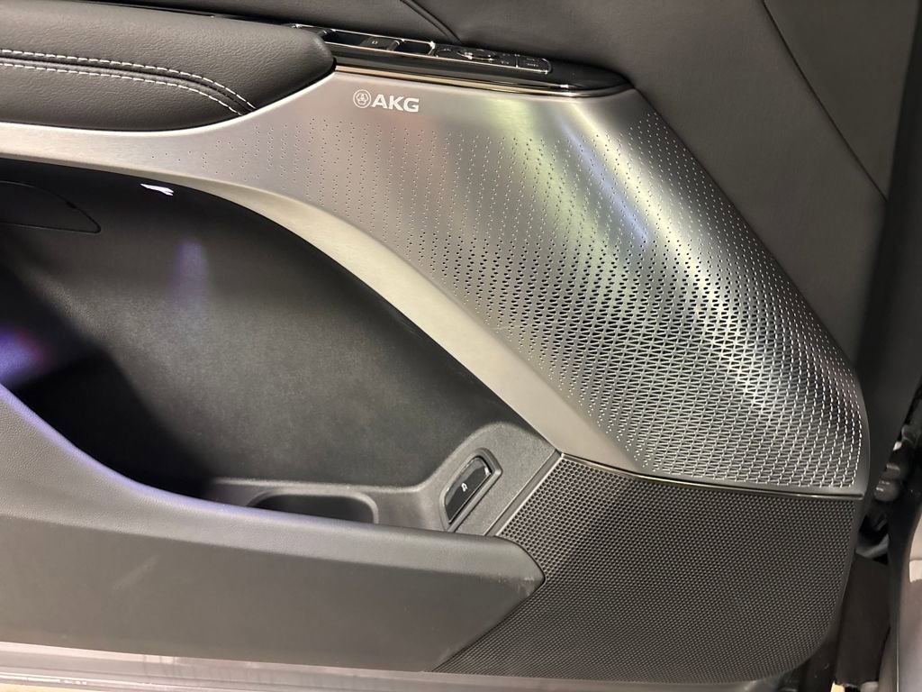 New 2026 Cadillac Lyriq Premium Luxury image 24