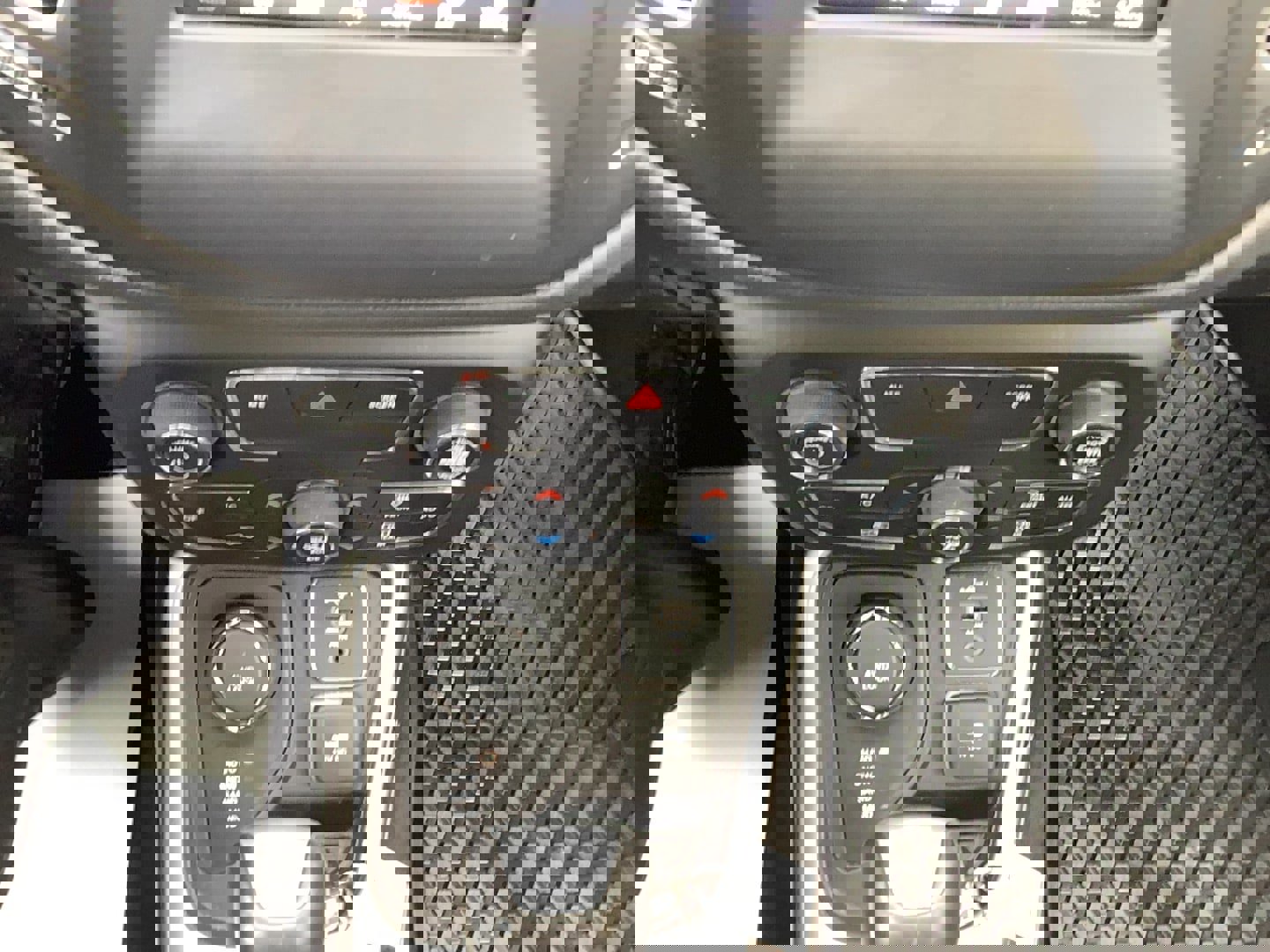 Certified 2019 Jeep Compass Latitude w/ Cold Weather Group image 14