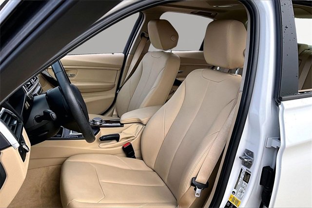 Used 2016 BMW 320i xDrive Sedan image 27