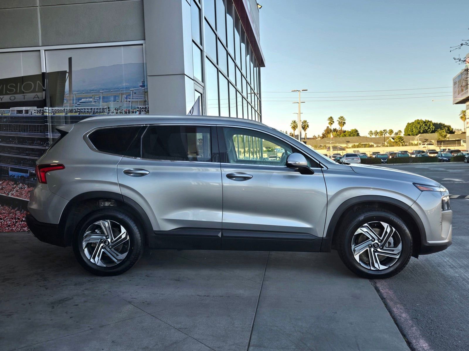 Used 2023 Hyundai Santa Fe SEL image 4