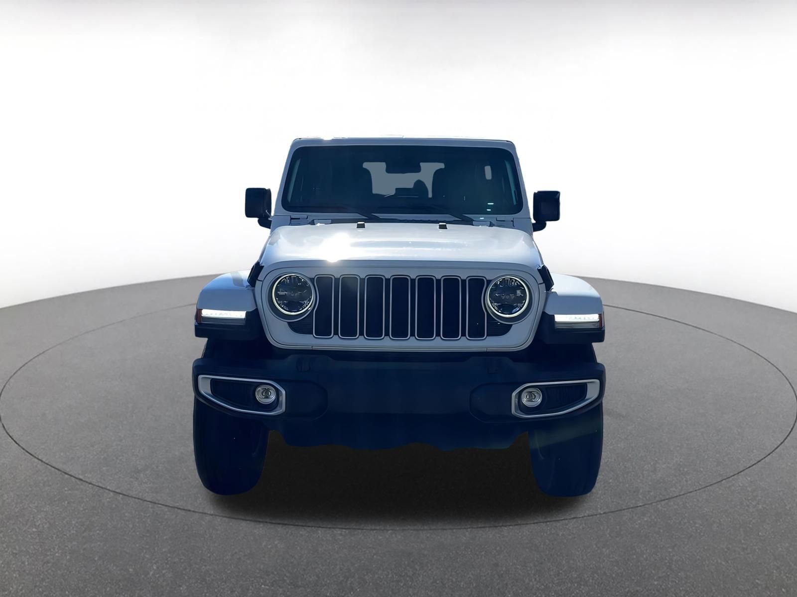 Used 2025 Jeep Wrangler Sahara image 4