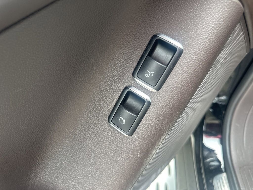 Used 2017 Mercedes-Benz GLS 550 4MATIC image 33