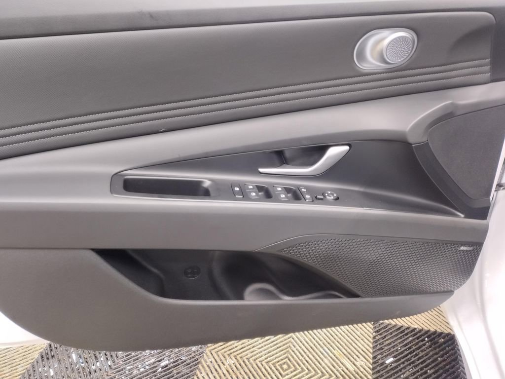 New 2026 Hyundai Elantra Limited image 16