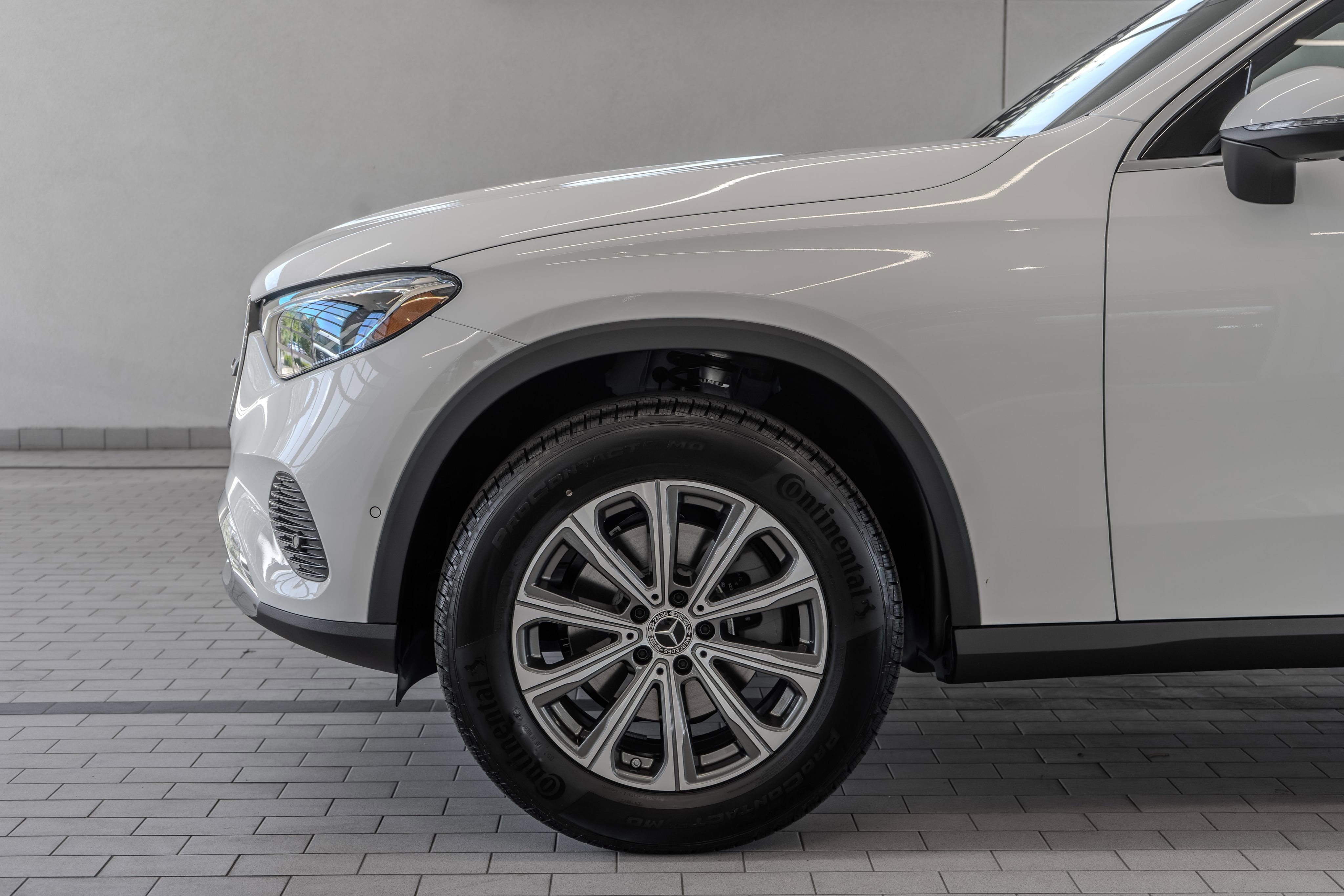 Used 2026 Mercedes-Benz GLC 300 4MATIC image 4