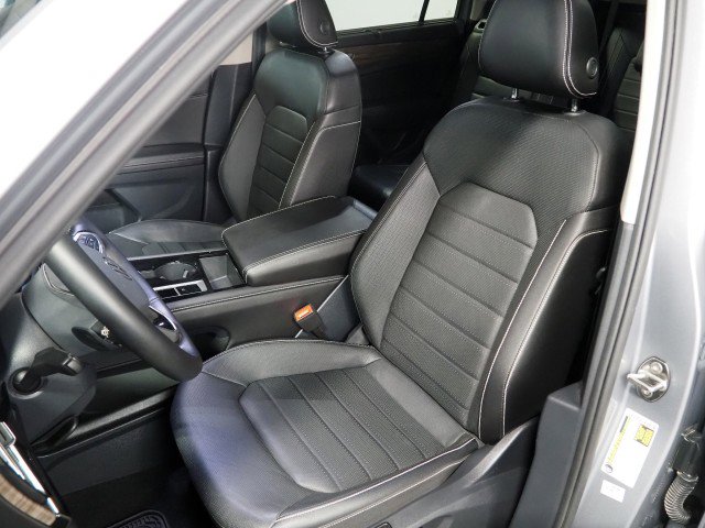 Used 2025 Volkswagen Atlas SEL AWD/4WD image 13