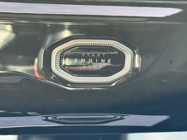 New 2026 Jeep Grand Cherokee Limited w/ Trailer Tow Package AWD/4WD image 23