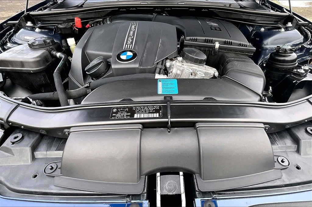 Used 2011 BMW 335i Convertible image 31