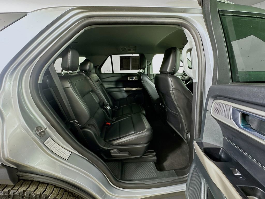 Used 2023 Ford Explorer Limited image 11