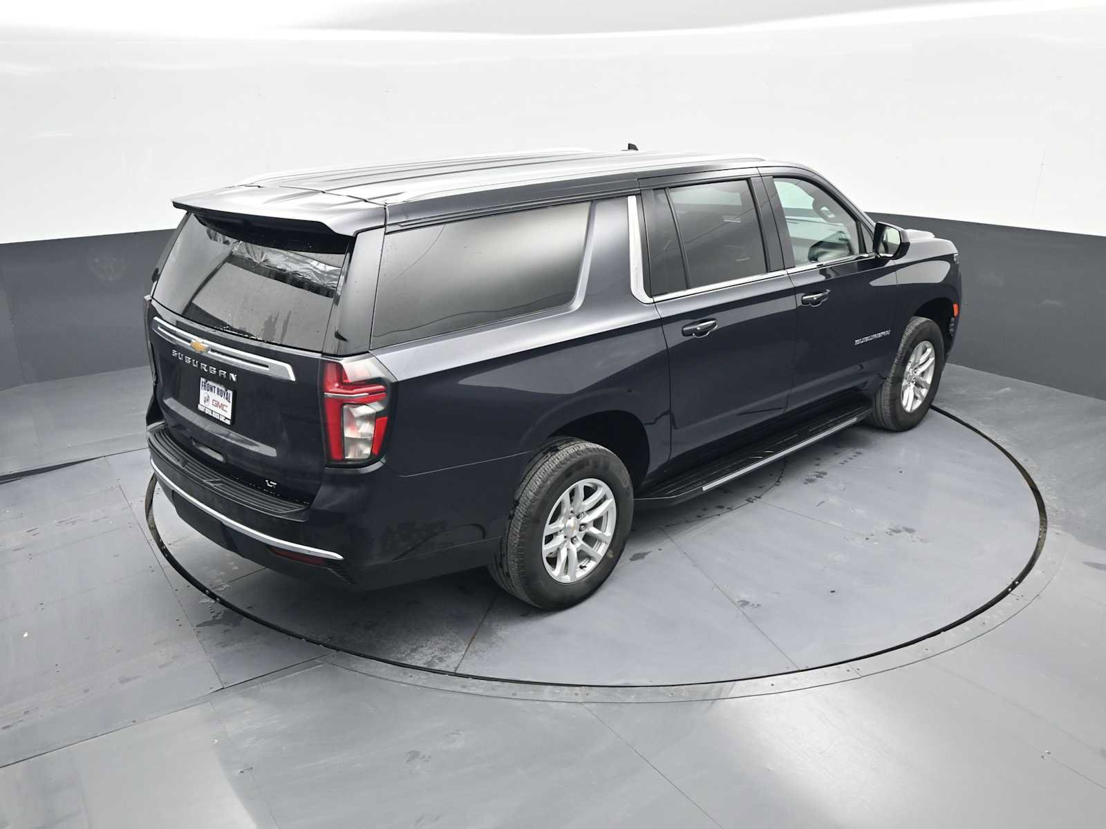 Used 2024 Chevrolet Suburban LT image 37