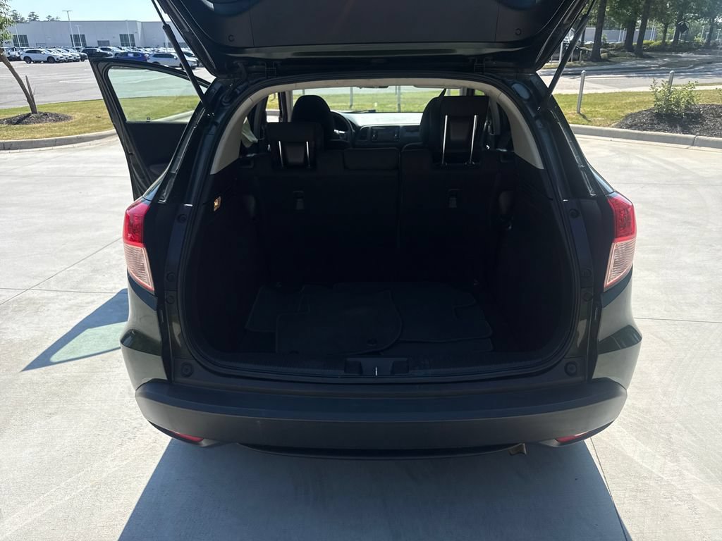 Used 2016 Honda HR-V LX image 32