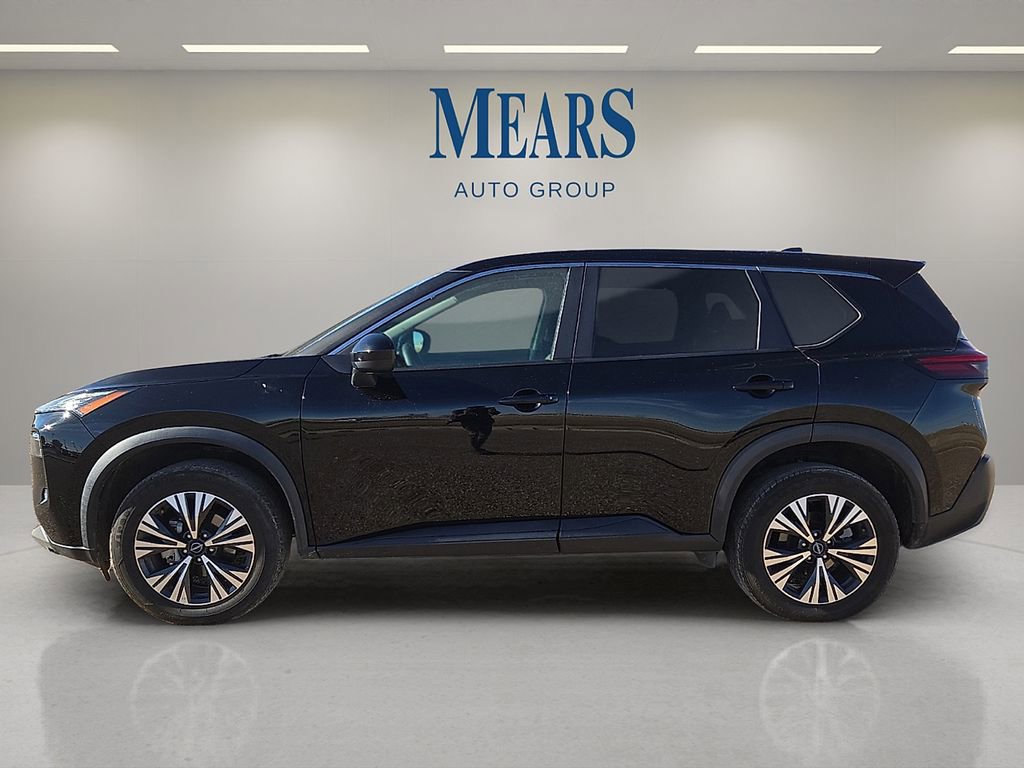 Used 2023 Nissan Rogue SV image 2