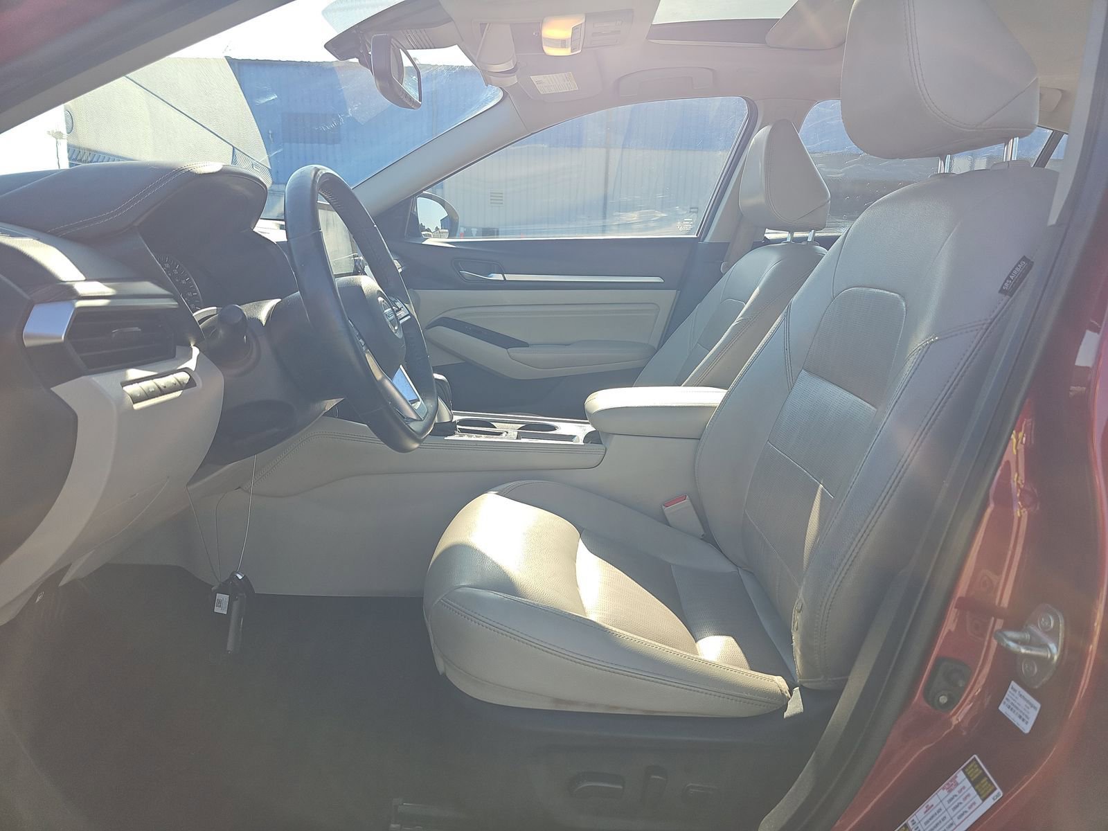 Used 2020 Nissan Altima 2.0 Platinum FWD image 3