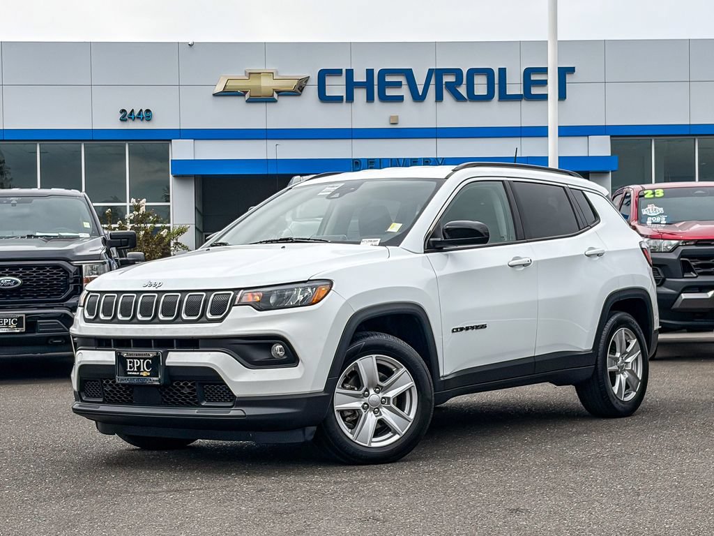Used 2022 Jeep Compass Latitude FWD image 1