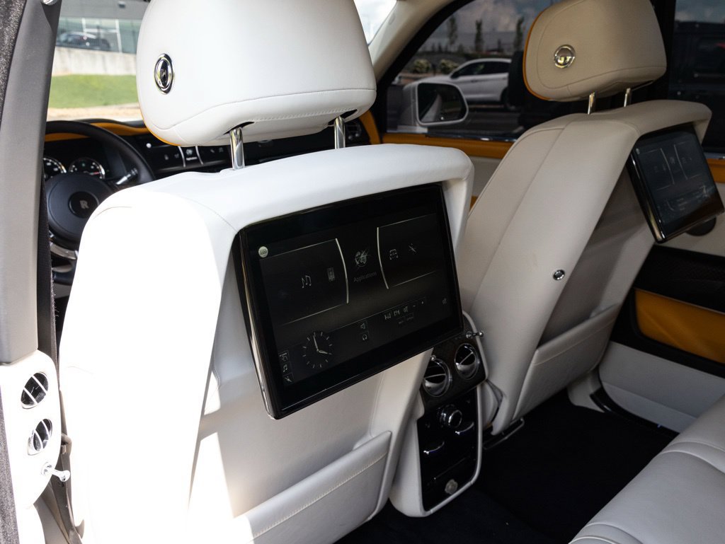 Certified 2022 Rolls-Royce Cullinan Black Badge w/ Dark Exterior Package AWD/4WD image 59