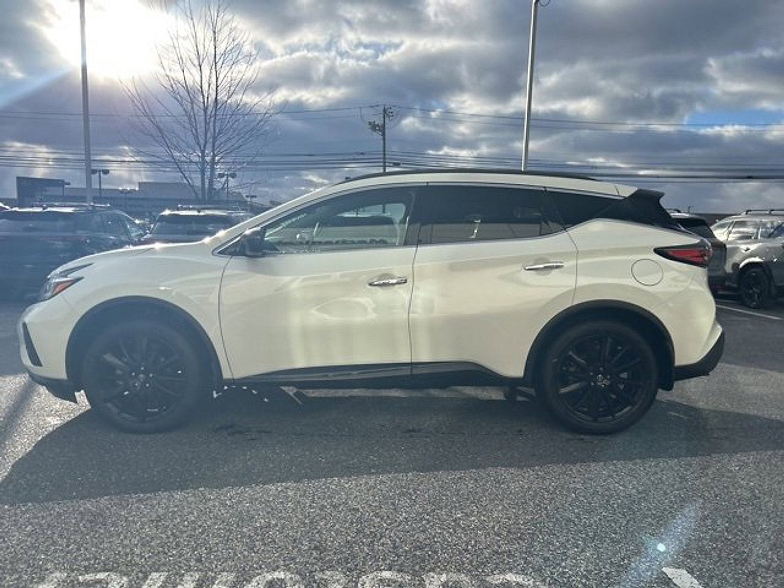Used 2024 Nissan Murano SV w/ SV Midnight Edition Package image 4